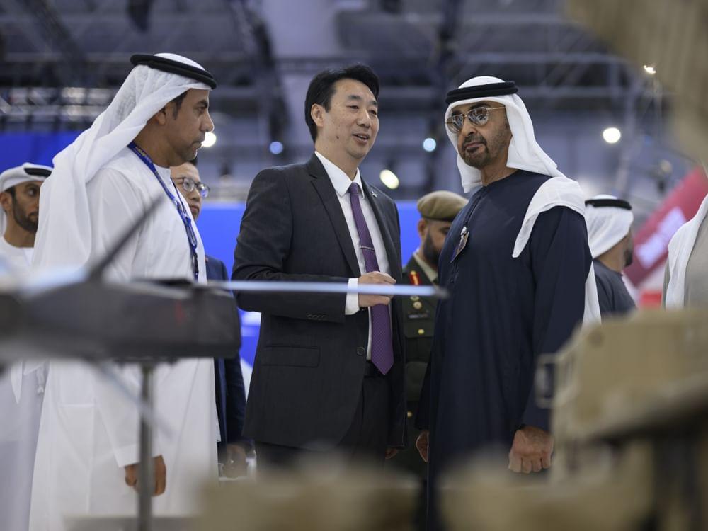 رئيس الدولة يزور معرض دبي للطيران 2023